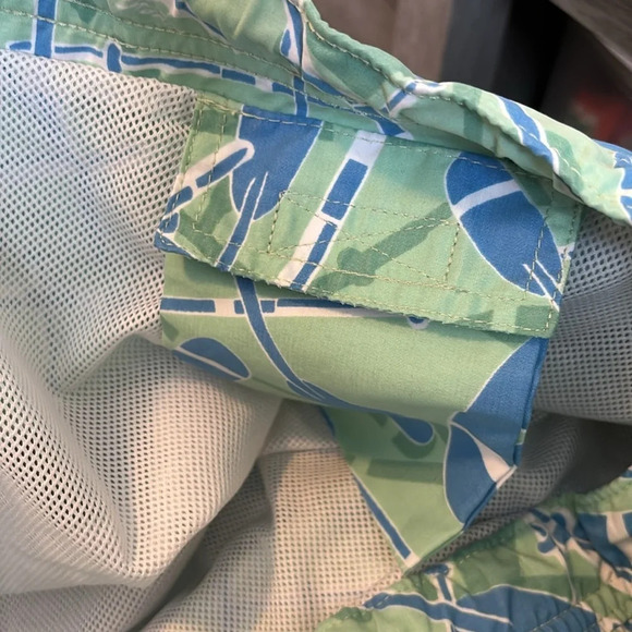 Vineyard Vines men’s green and blue lined swim trunks shorts size 2XL - Picture 10 of 10